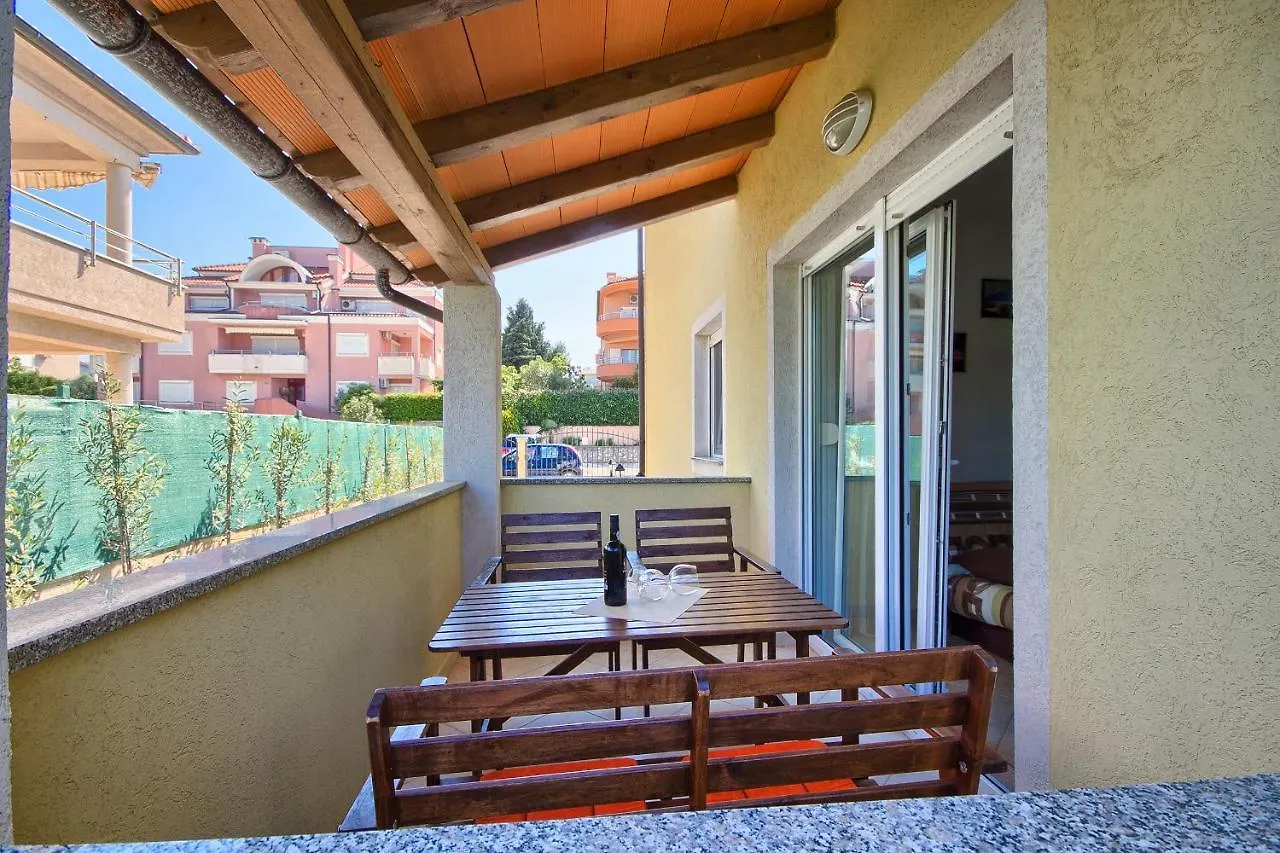 Apartments Gilly 2 Premantura Croatia