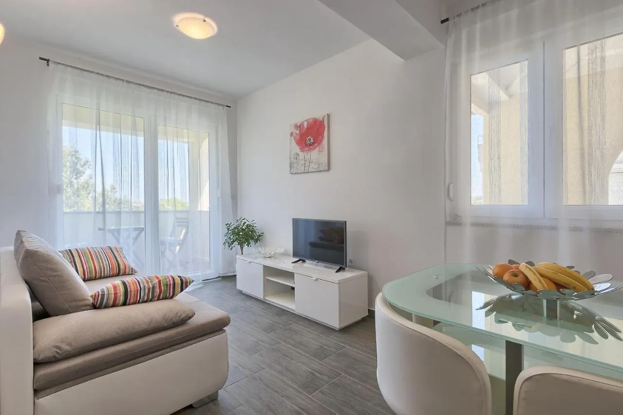Apartments Gilly 2 Premantura