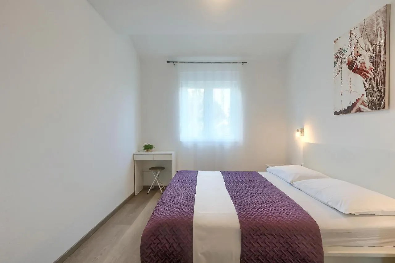 Apartments Gilly 2 Premantura