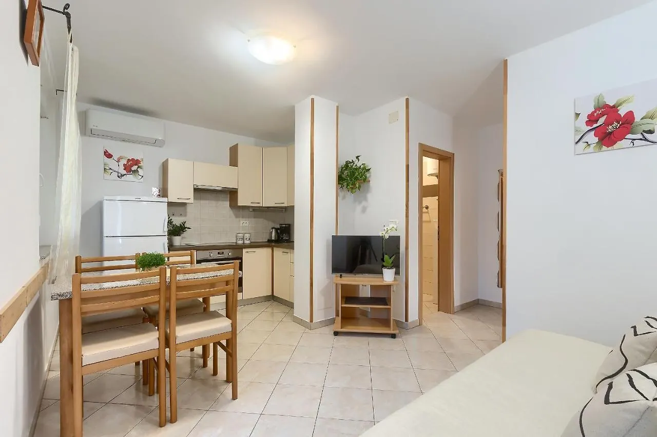 Apartments Gilly 2 Premantura
